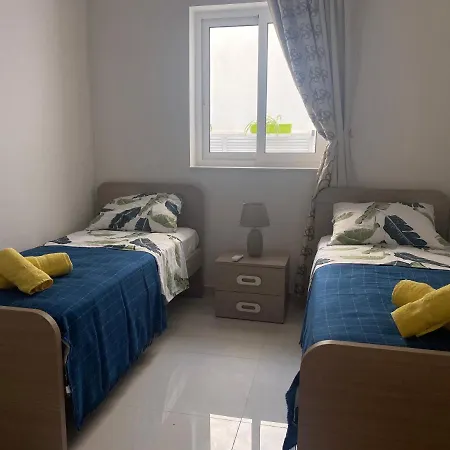 Sunshine - Modern Three Bedroom Ground Floor With Yard * Mellieħa