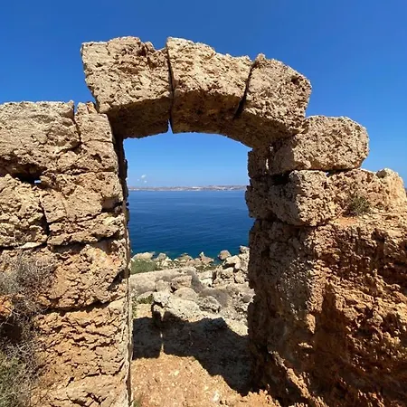 Apartman Sunshine - Modern Three Bedroom Ground Floor With Yard Mellieħa