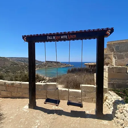 Apartman Sunshine - Modern Three Bedroom Ground Floor With Yard