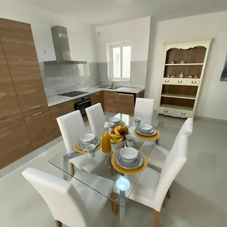 Sunshine - Modern Three Bedroom Ground Floor With Yard Lägenhet Mellieħa