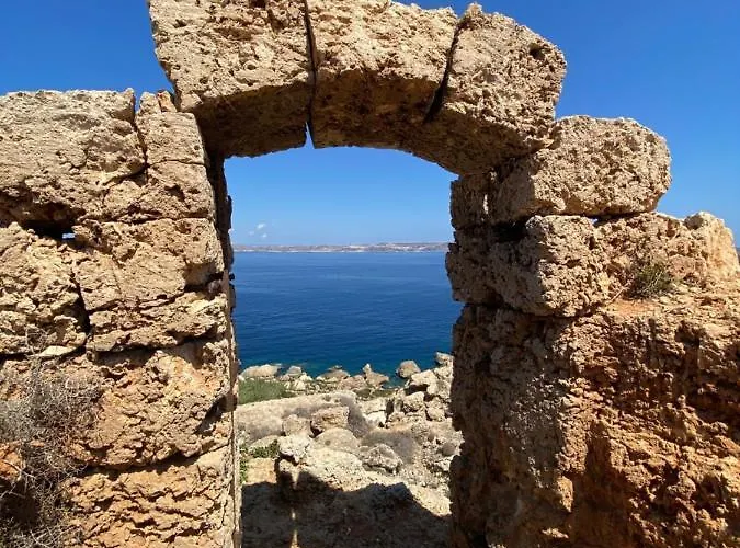 Apartamento Sunshine - Modern Three Bedroom Ground Floor With Yard Mellieħa