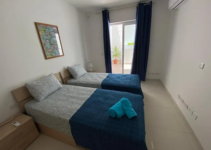 Sunshine - Modern Three Bedroom Ground Floor With Yard Apartamento Mellieħa