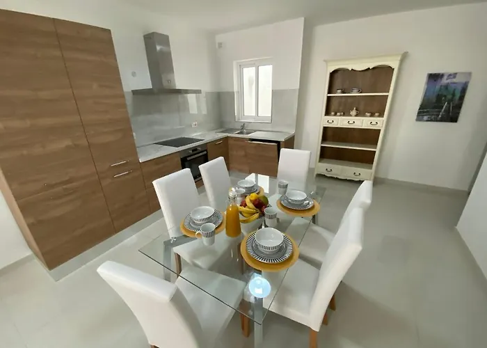 Sunshine - Modern Three Bedroom Ground Floor With Yard Apartamento Mellieħa