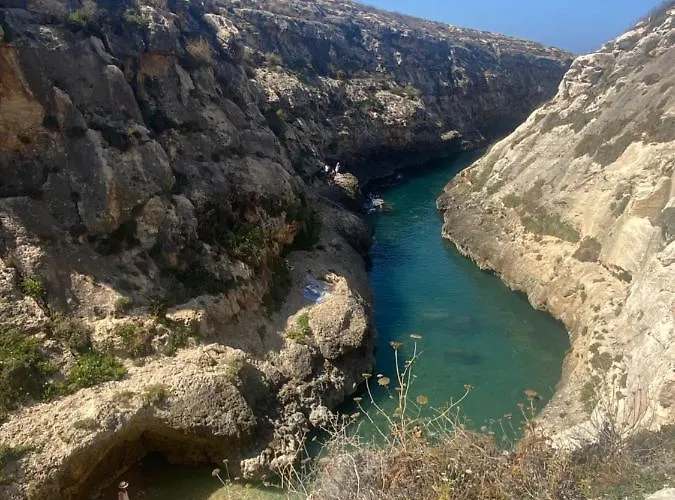 Sunshine - Modern Three Bedroom Ground Floor With Yard Apartamento